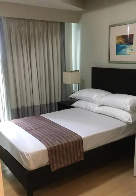 Image 3 of Spacious BGC 2 BR with a view