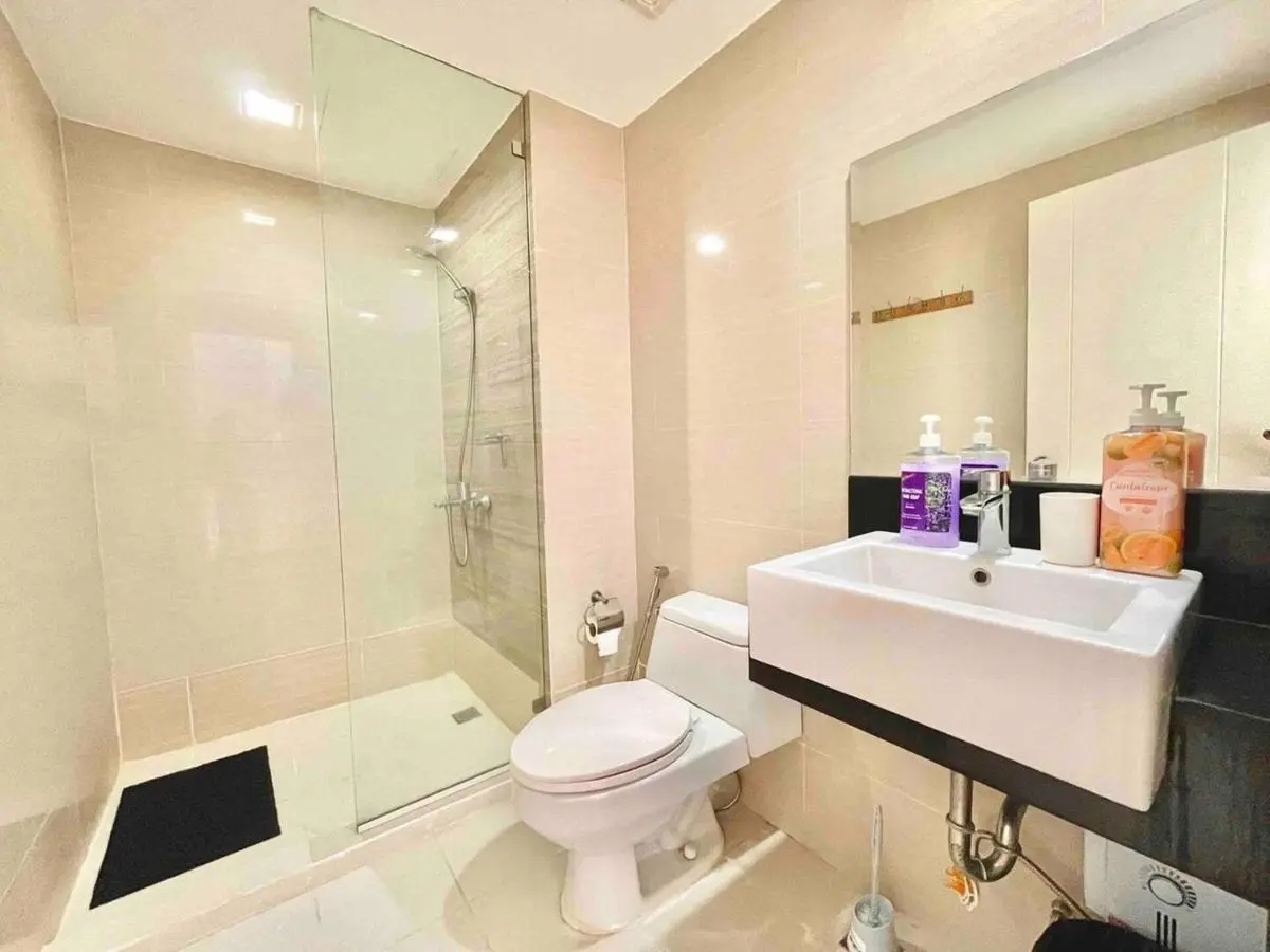 Image 1 of Spacious Bgc Retreat Near Venice #vlra24e