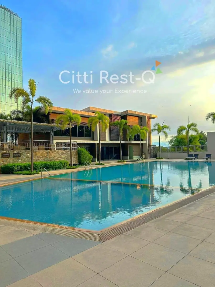 Image 4 of Spacious & Stylish Condo Free Wifi & Netflix TLB2