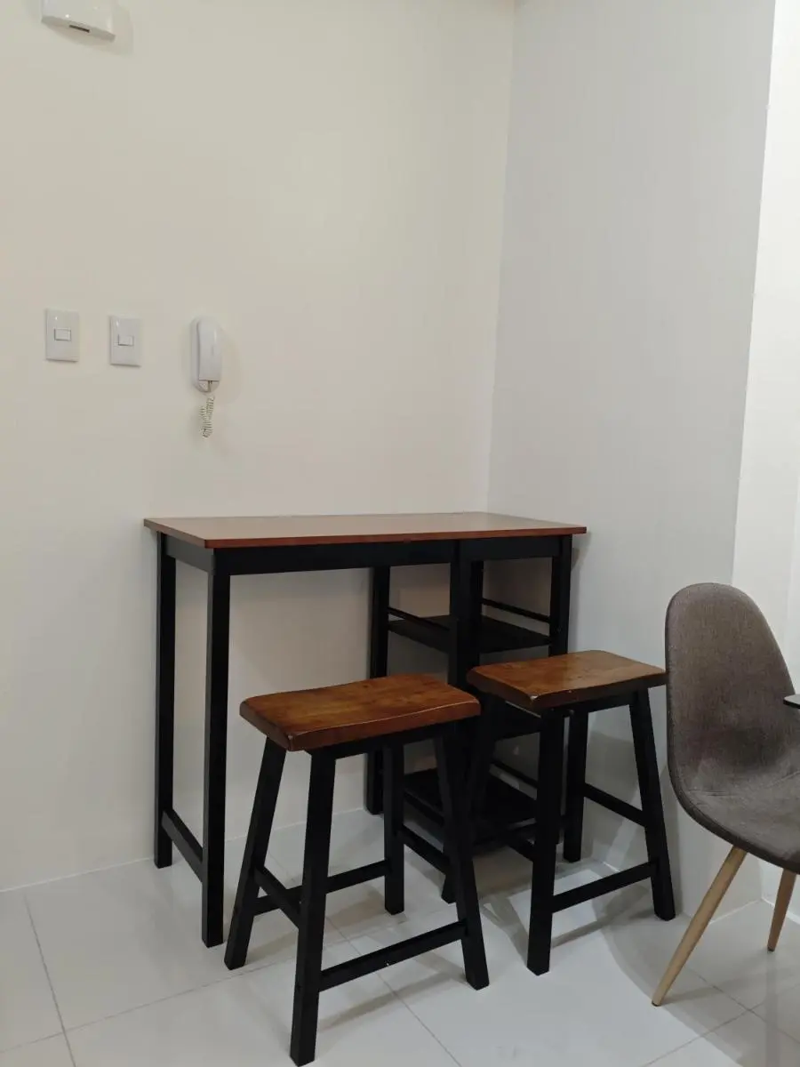 Image 5 of Spacious & Stylish Condo Free Wifi & Netflix TLB2