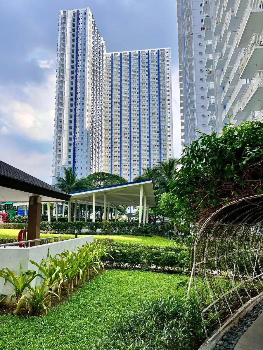 Image 6 of Spacious and Aesthetic 2 Bedroom with City-View Balcony at Grass Residences QC