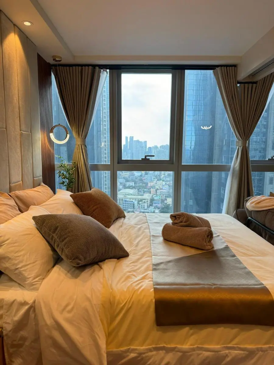 Image 3 of Staycations Up Above 14 @ BGC 1BR