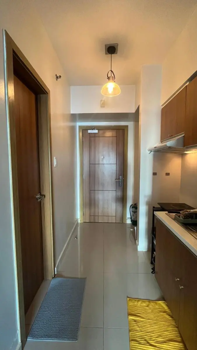 Image 6 of Studio Sea View Unit – Walking distance to US Embassy and St Lukes Ermita! with 50″ Smart TV, Wifi, Netflix & Prime!