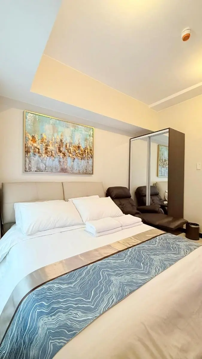 Image 2 of Studio Suite in Aurora Escalades Cubao with Fast Wi-Fi