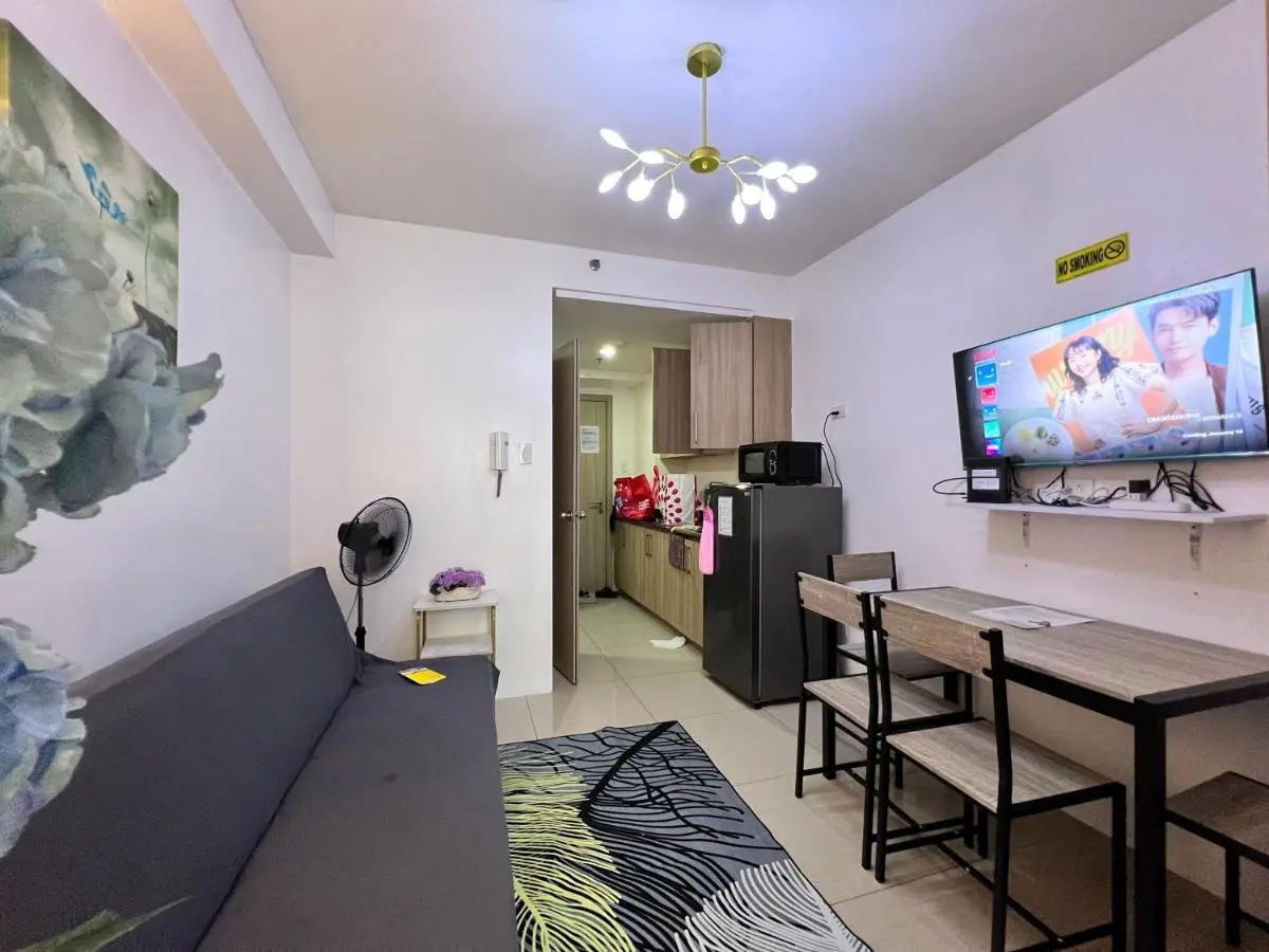 Image 4 of Studio Units at Shore Residences Condo MOA Complex near Airport