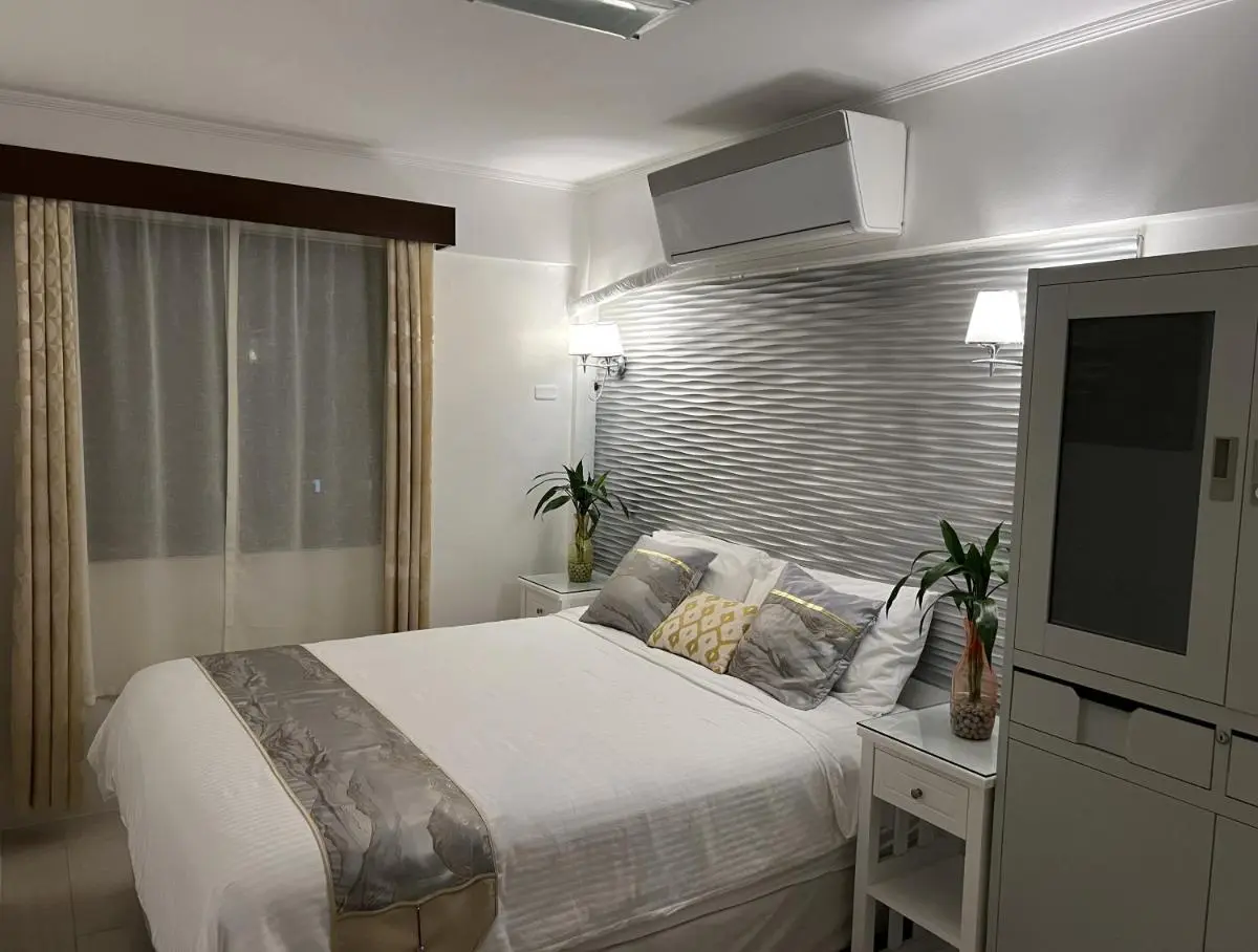 Image 2 of Stunning 2BR apt, 65 sq m Netflix at Rosewood Pointe Residences near BGC