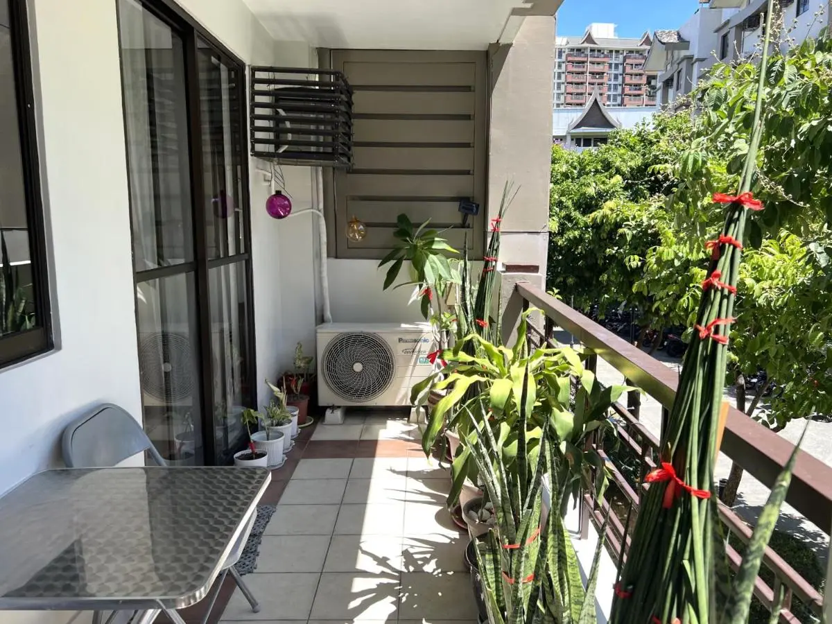 Image 3 of Stunning 2BR apt, 65 sq m Netflix at Rosewood Pointe Residences near BGC