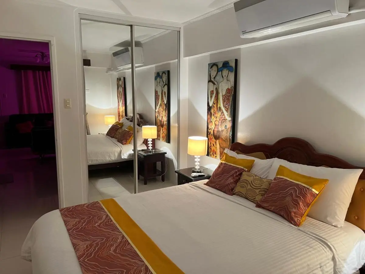 Image 4 of Stunning 2BR apt, 65 sq m Netflix at Rosewood Pointe Residences near BGC