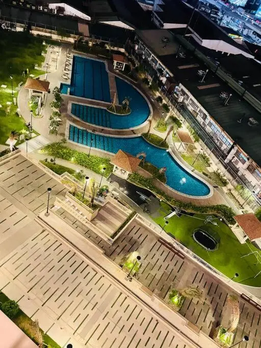 Image 4 of Stylish 1 bedroom condo with pool view and Fast WIFI