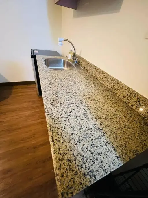 Image 3 of Stylish 1 bedroom condo with pool view and Fast WIFI