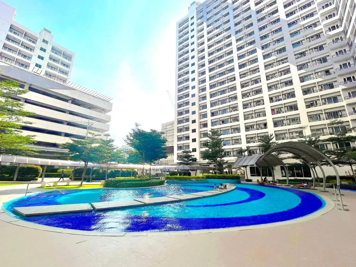 Image 3 of Sunset View w/ King BednWI-FI at Grace Res, Taguig