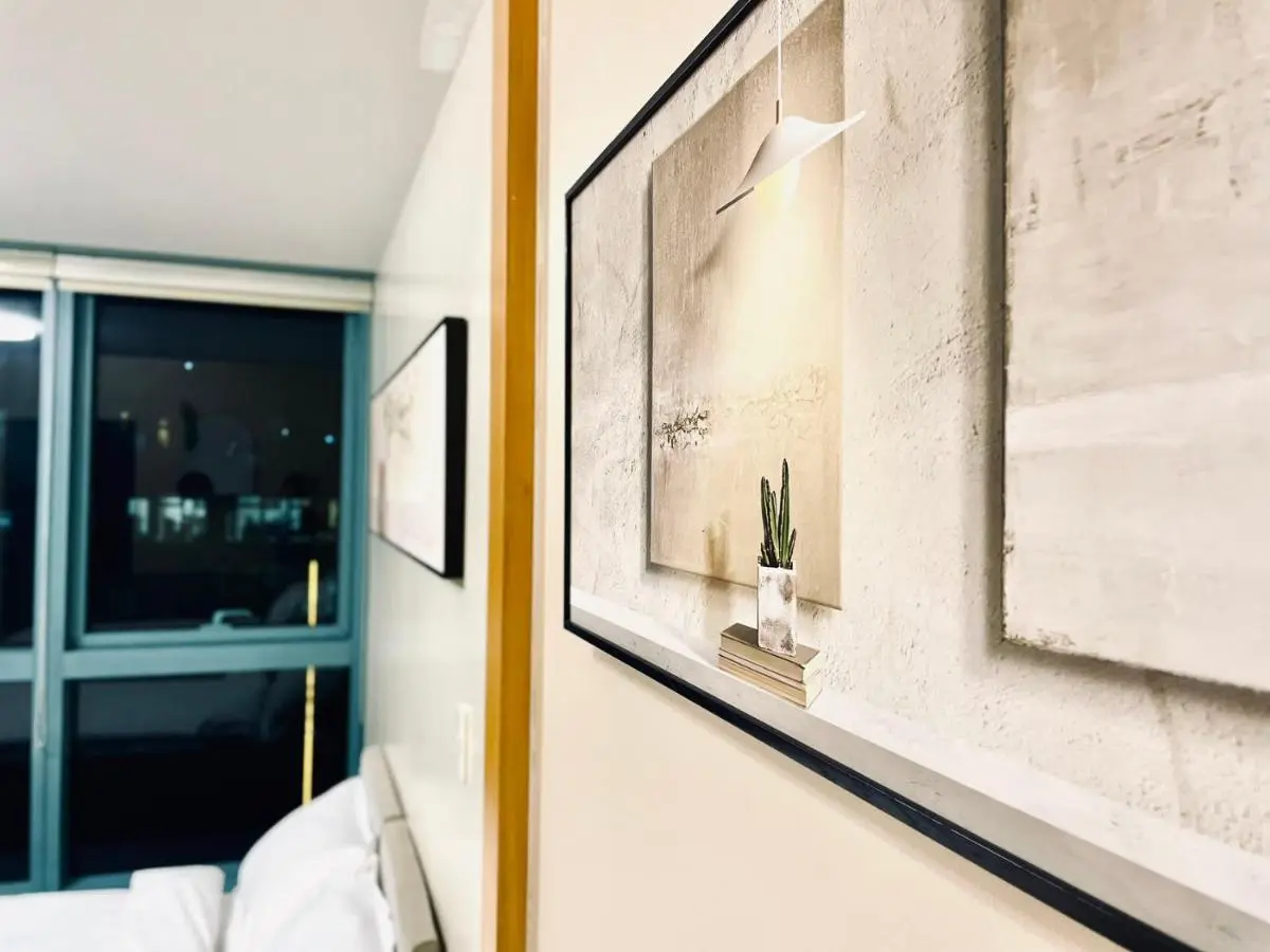 Image 2 of Thompson Suites Queen Room, One Uptown Residences, XBOX & Netflix