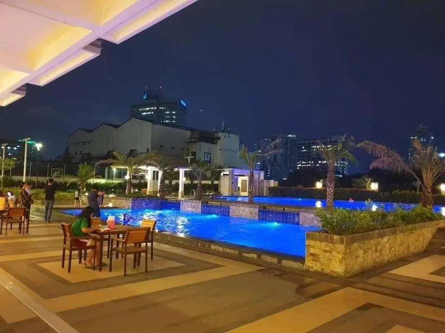 Image 1 of Torre DeManila TaftAvenue 1bedroomBalcony Rooftop Viewing LunetaPark ManilaOceanPark ManilaBay US Embassy
