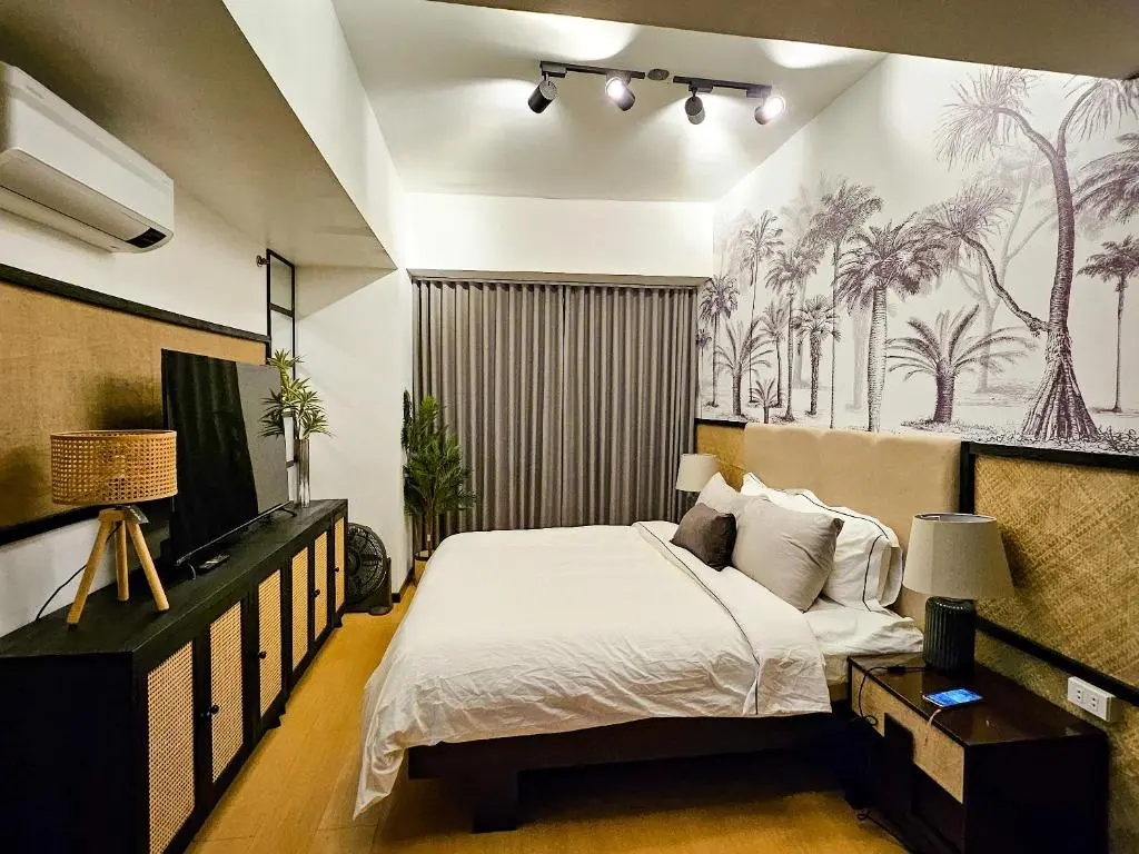Image of Tropical Oasis w/ the best view of BGC + Netflix