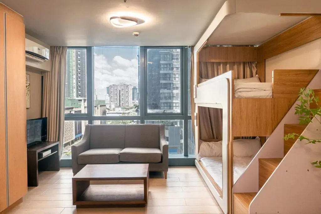 Image of Uptown BGC Spacious Unit – 1 Queen bed and Bunkbed