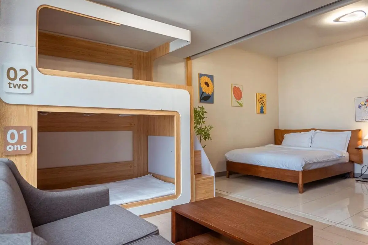 Image 1 of Uptown BGC Spacious Unit – 1 Queen bed and Bunkbed