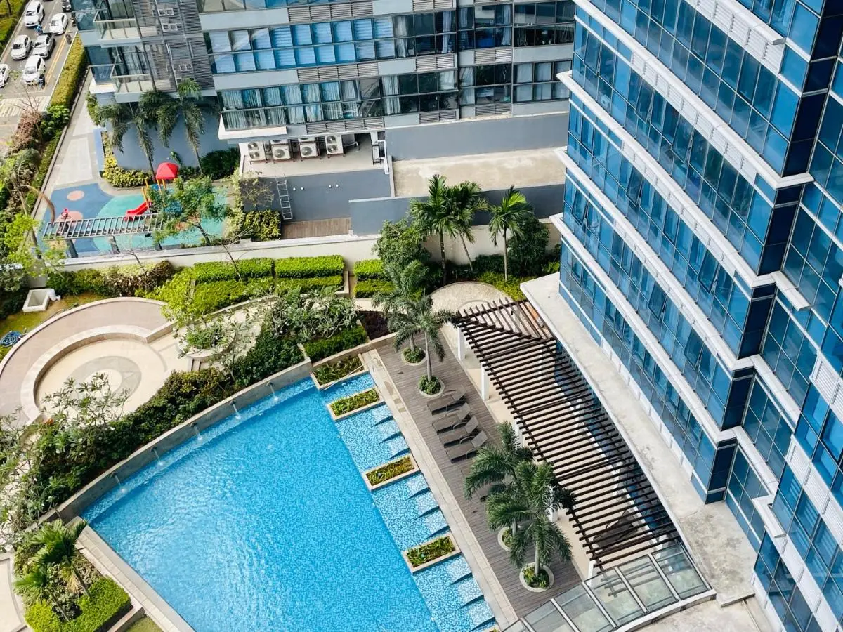 Image 2 of Uptown Parksuites BGC
