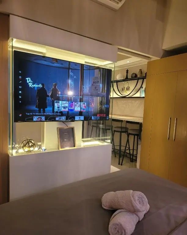 Image of Uptown Parksuites Tower 1 at BGC – Staycations Up Above 12
