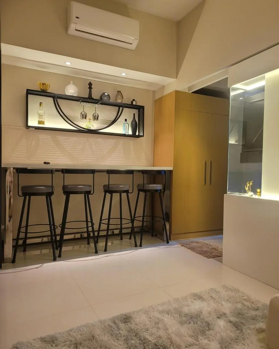 Image 2 of Uptown Parksuites Tower 1 at BGC – Staycations Up Above 12