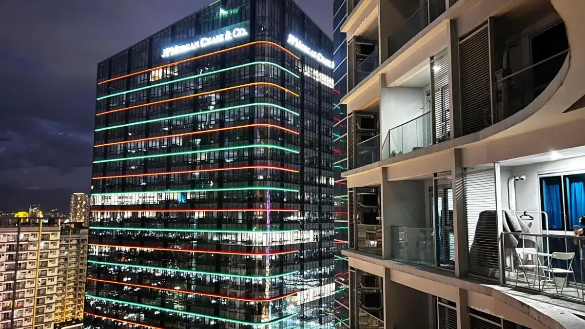 Image 1 of Uptown Parksuites Tower Two – BGC Taguig, Manila