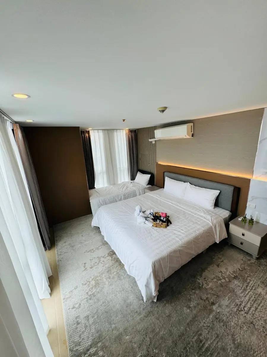 Image 3 of Venetian Panorama BGC Venice Grand Canal Apart ment, 4 Bedrooms, for 10 Guests