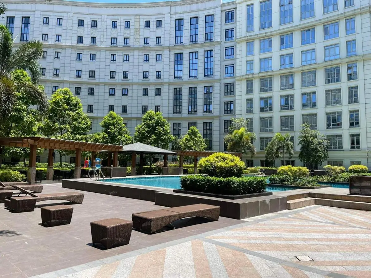 Image 1 of studio condo building 81 newport boulevard