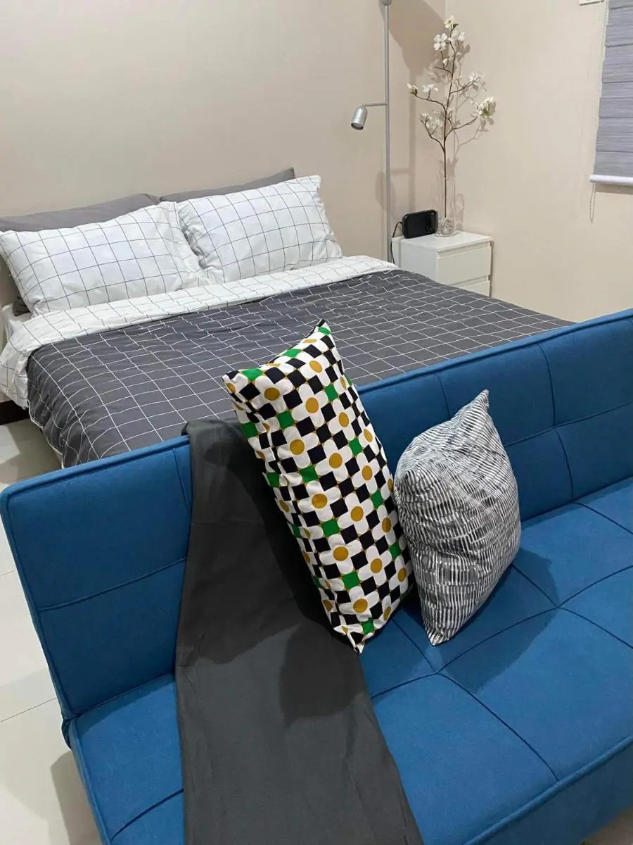 Image 4 of studio flat at 101 Newport Boulevard