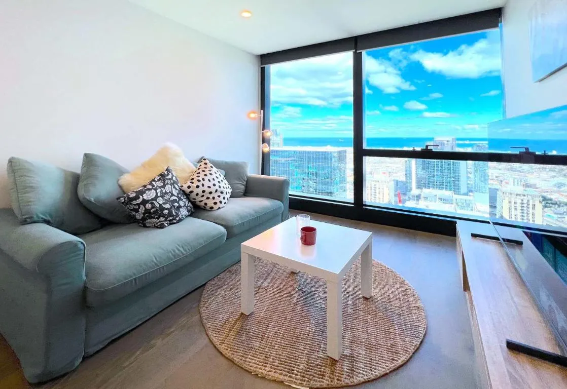 108 HighRise Condo Lake Bay View