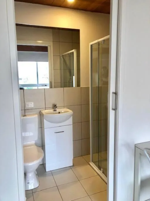 206DR9 – Sunny Studio Apt in Carlton! AC, Smart TV& Prkg! — 4