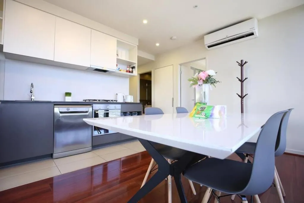 2B2B Apartment in collin street Melbourne — 5