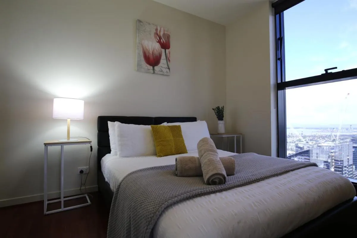 2B2B Apartment in collin street Melbourne — 2