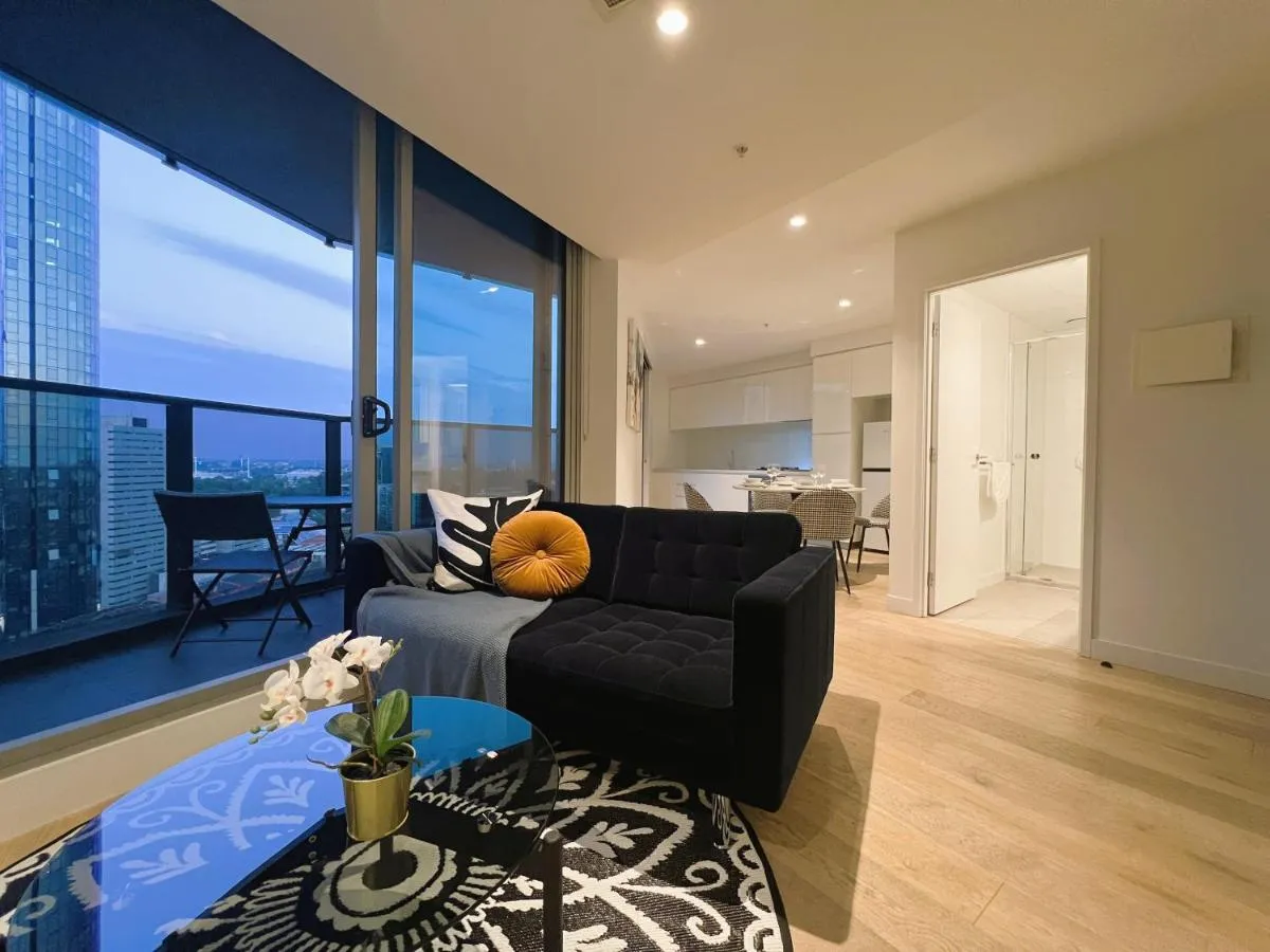 2BR 2 BATH, Balcony, City View, Southbank — 5