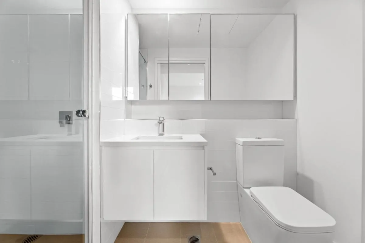 2BR 2 BATH, Balcony, City View, Southbank — 3