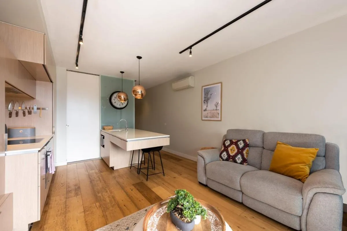 2-Bed in South Melbourne w Beautiful City Views — 4