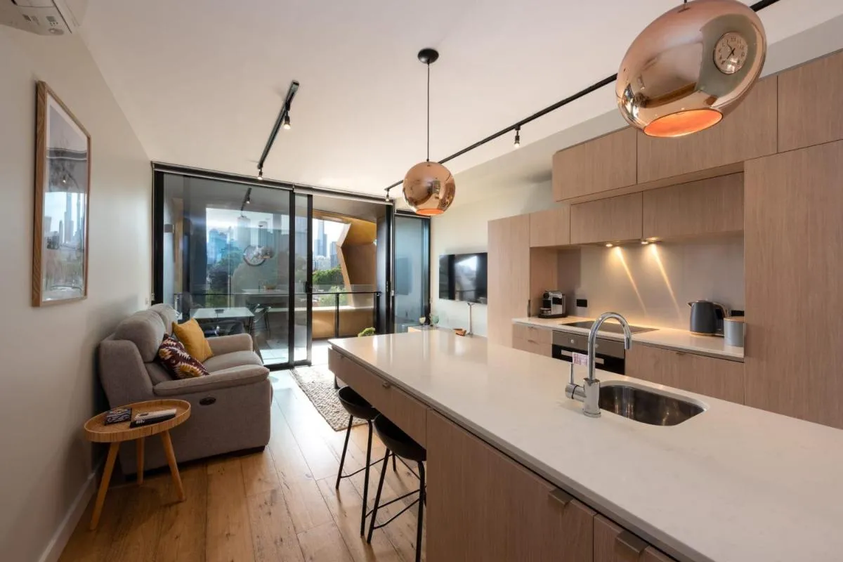 2-Bed in South Melbourne w Beautiful City Views — 5
