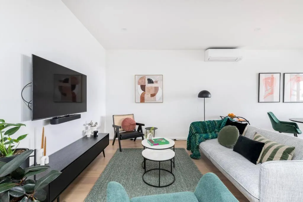 3 BedroomTownhouse-free parking — 5