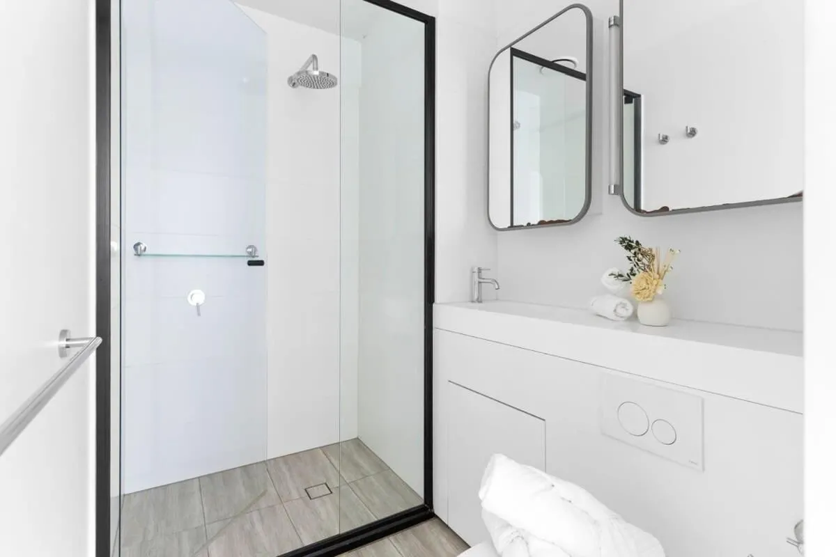 A 2BR Apt Near Melbourne Central & QV Market — 3