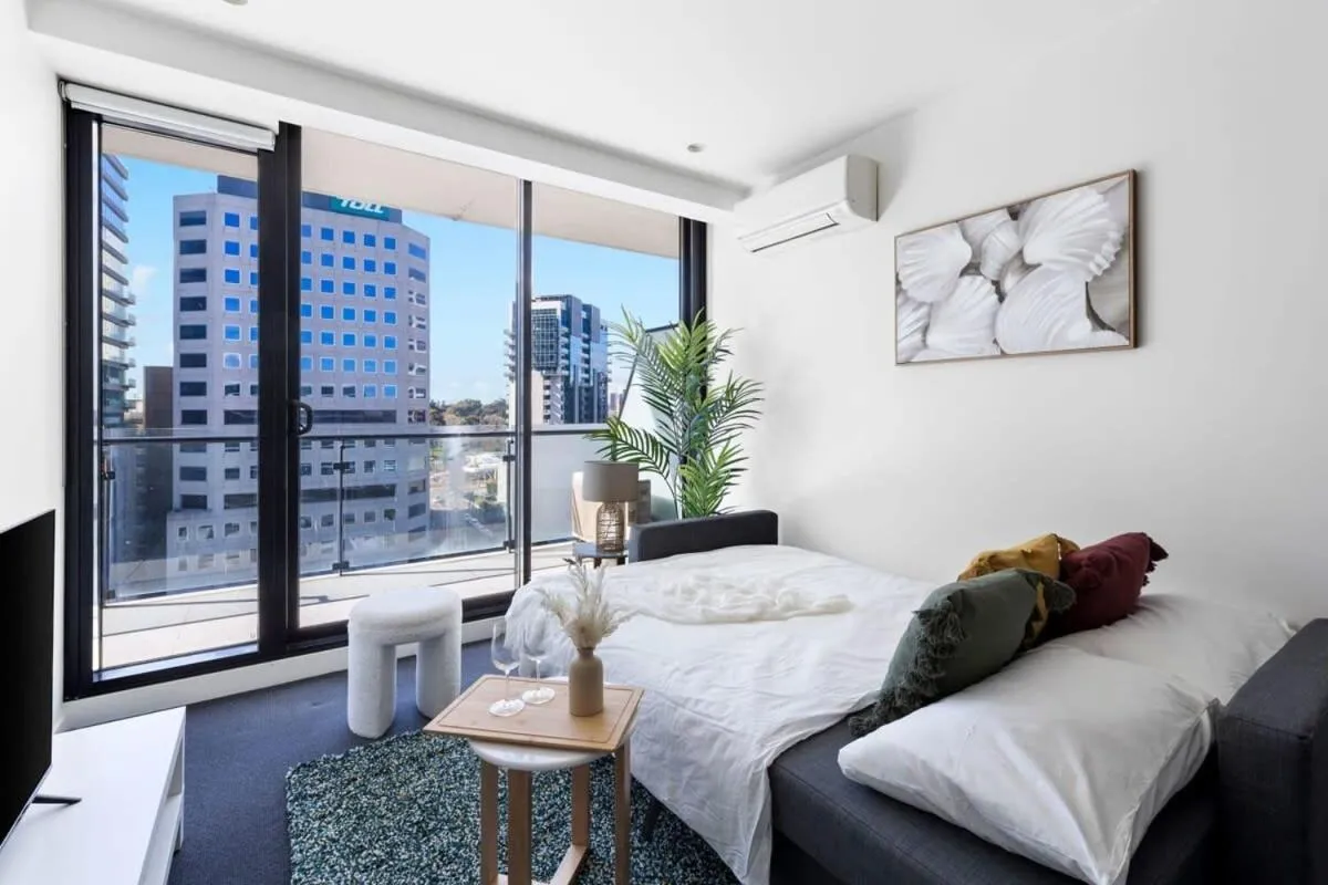 A 2BR Apt Near Shrine of Remembrance FREE Parking — 2