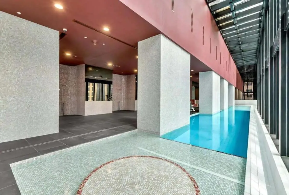 A Chic 2BR Apt Near Melbourne CBD w FREE Parking — 4