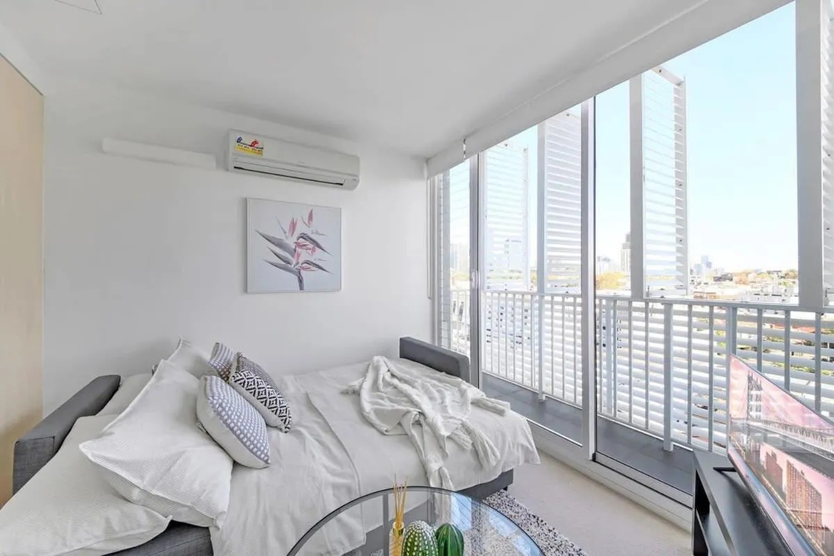 A Chic 2BR Apt Next to Queen Victoria Market — 2