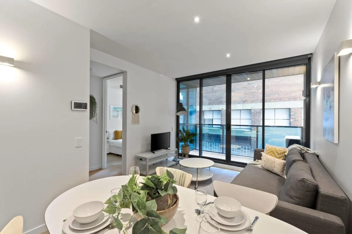 A Chic & Comfy 2BR Apt Near Federation Square — 4