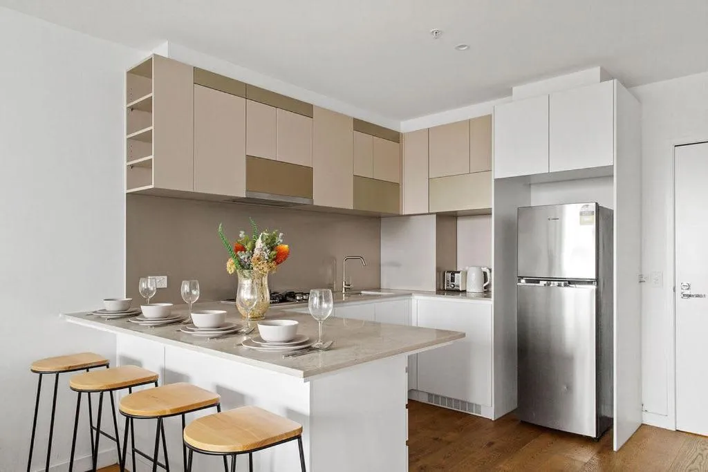 A Chic & Lovely 2BR Apt CBD with City Views — 5