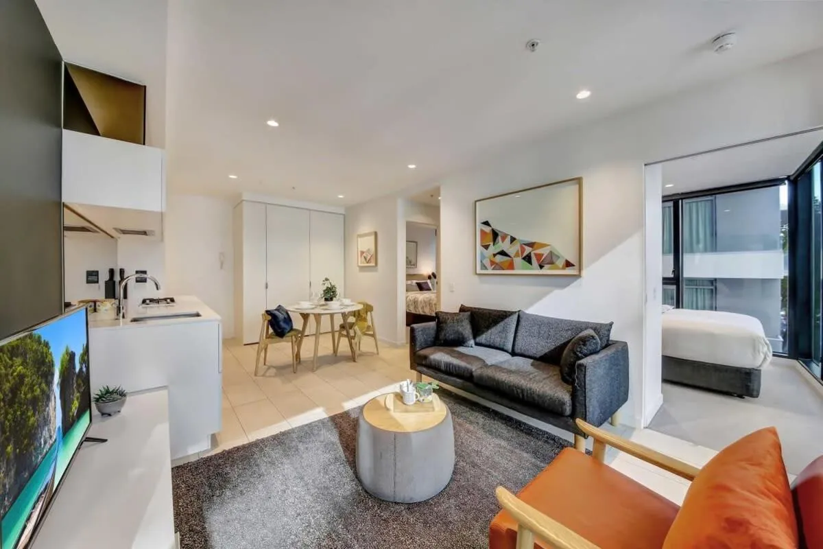 A Comfy 2BR Apt Near Crown & Southern Cross — 5