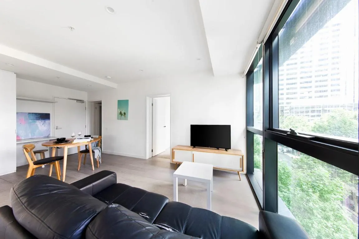A Comfy 2BR Apt Next to QV & Melbourne Central