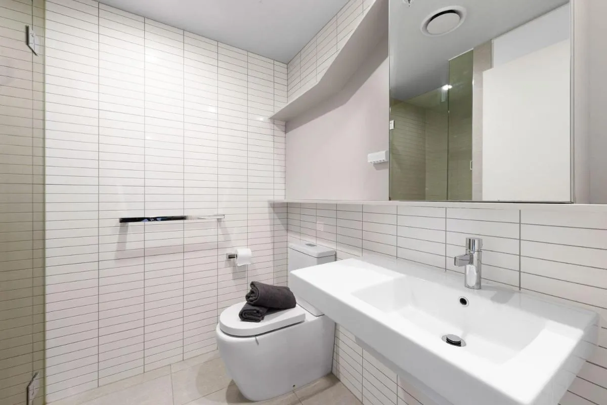 A Comfy 2BR Apt Next to QV & Melbourne Central — 3