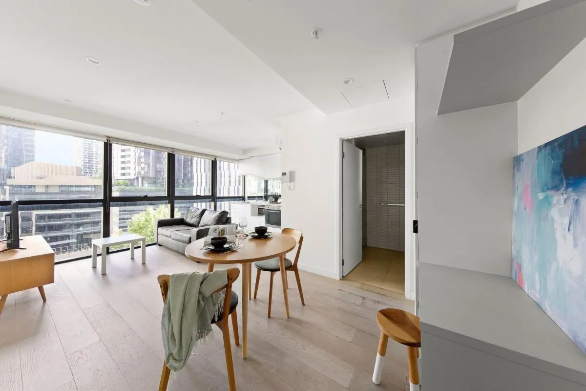 A Comfy 2BR Apt Next to QV & Melbourne Central — 4