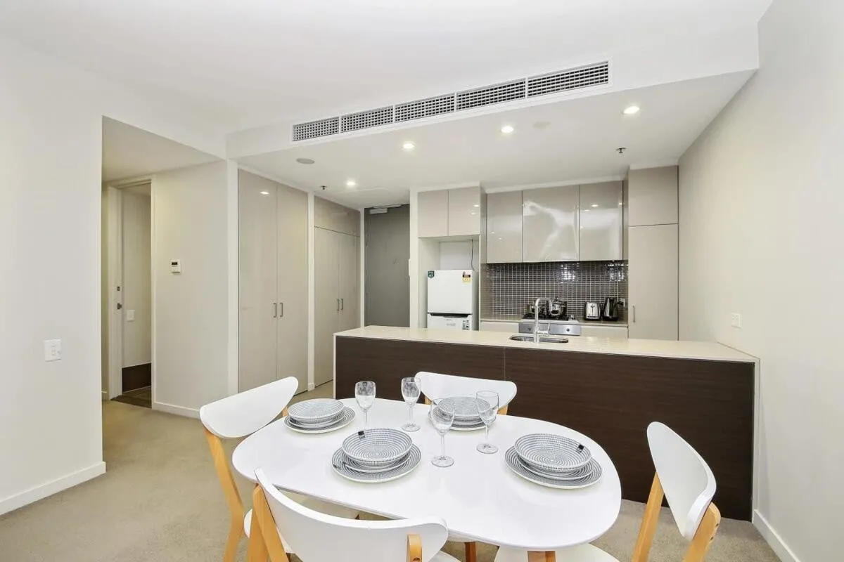 A Comfy Albert Park Apt Next to Grand Prix Circuit — 4