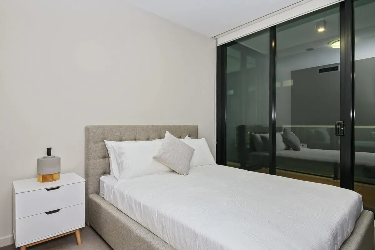 A Comfy Albert Park Apt Next to Grand Prix Circuit — 2