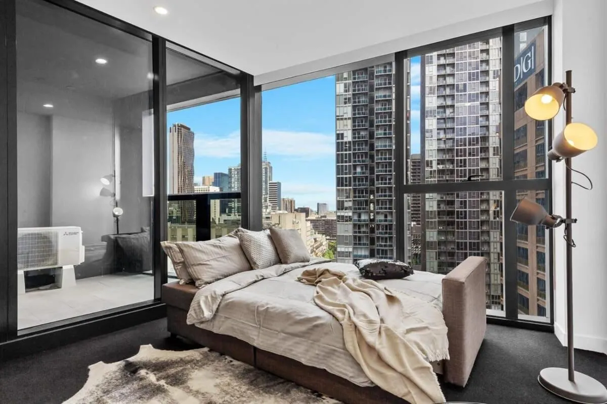 A Comfy Apt Only a 5-min Walk to Victoria Market — 2