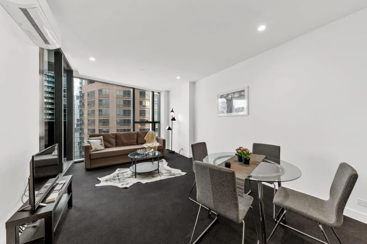 A Comfy Apt Only a 5-min Walk to Victoria Market — 4